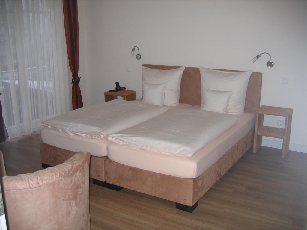 Forst an der Weinstrasse Gaestehaus Oswald חדר תמונה